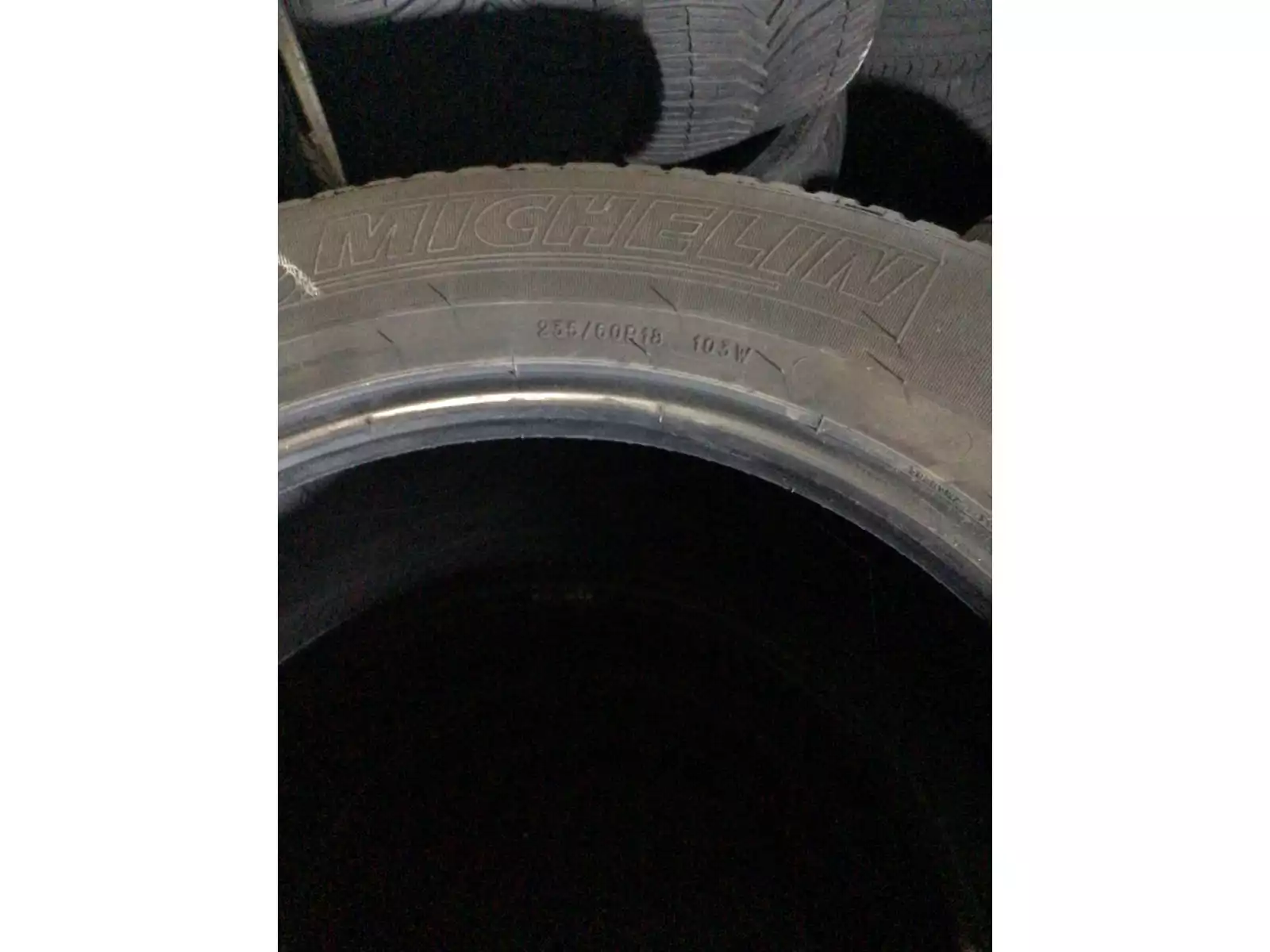 Pneus été 18 235/60 R18 103W - Photo 1