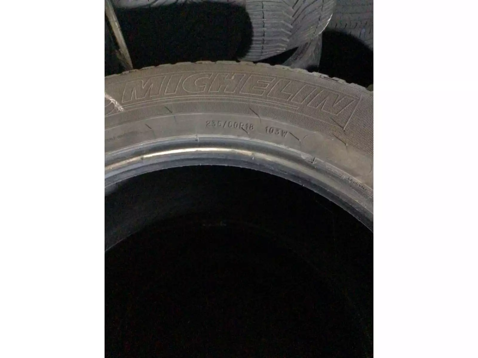 Pneus été 18 235/60 R18 103W - Photo 1