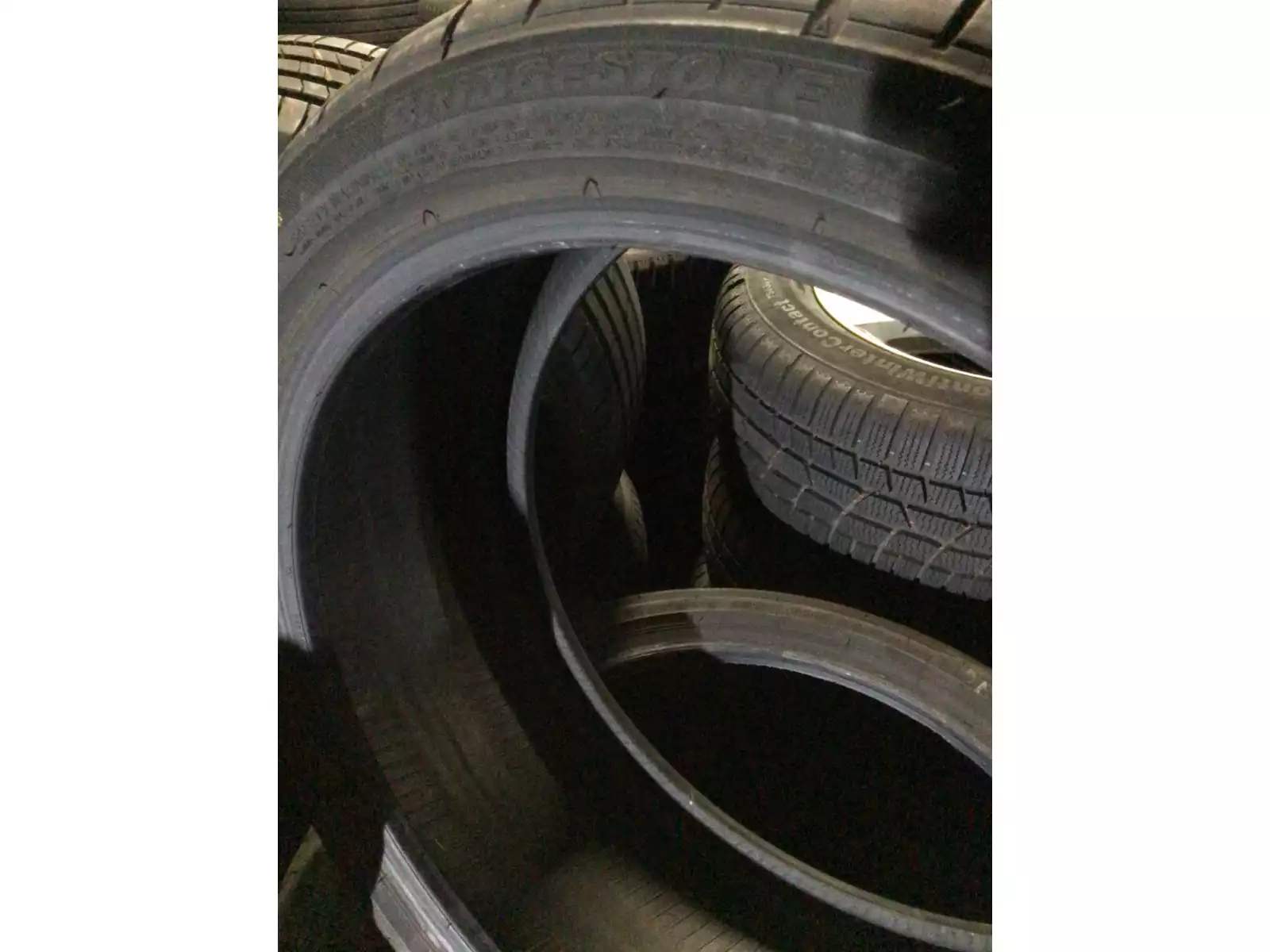 Pneus été 19 225/40 R19 93W - Photo 1