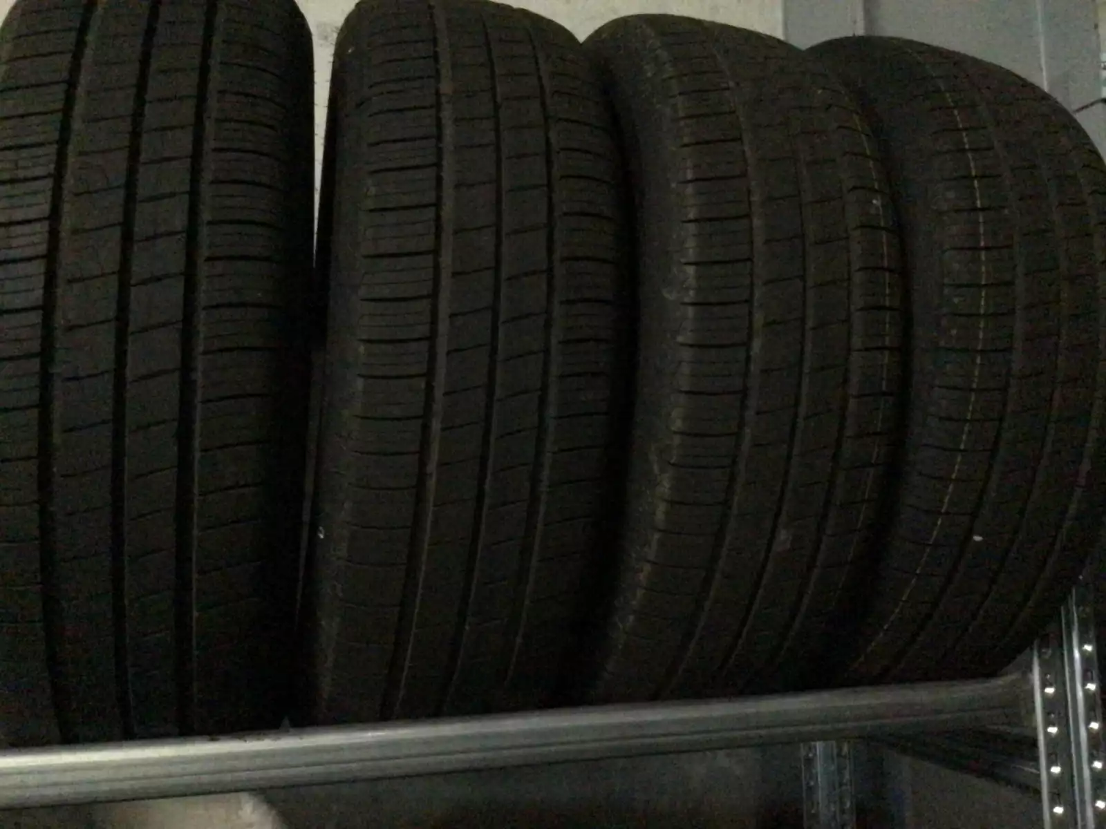 Pneus été 18 195/60 R18 96H - Photo 1