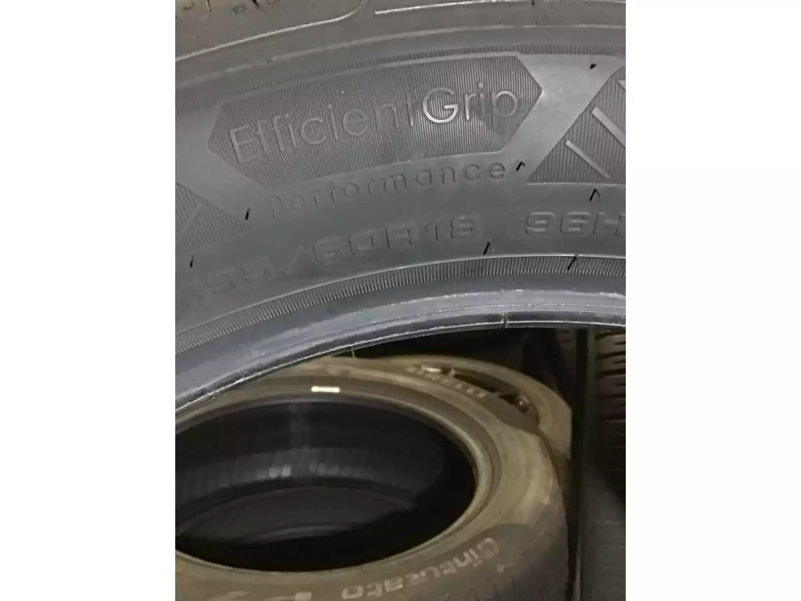 Pneus été 18 195/60 R18 96H - Photo 1