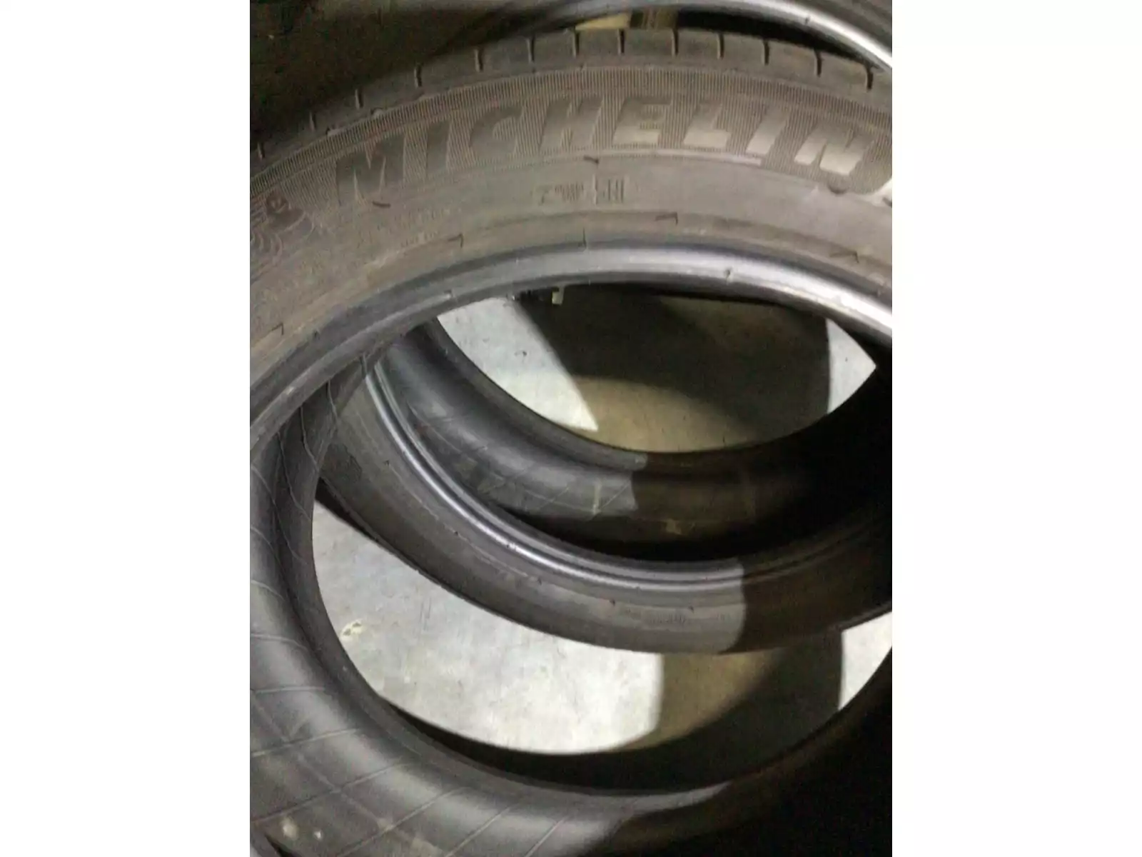 Pneus été 18 225/50 R18 99W - Photo 1