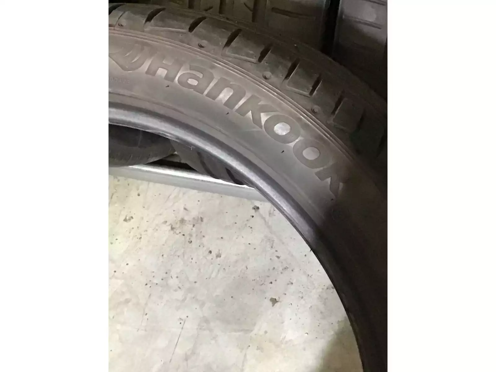 Pneus été 18 245/40 R18 93Y - Photo 1