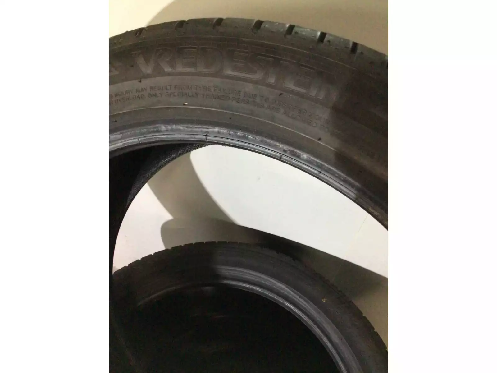 Pneus été 17 215/45 R17 91W - Photo 1
