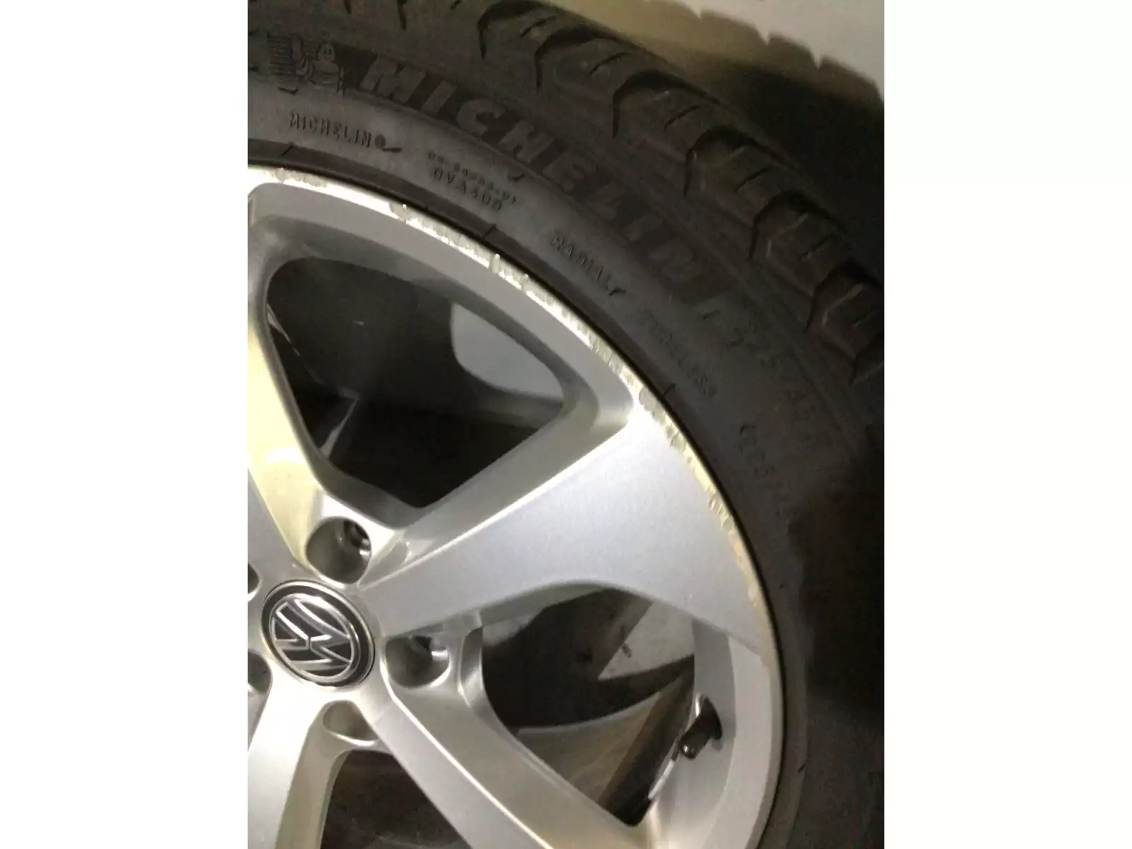 Jantes alu + Pneus toutes saisons 17 225/45 R17 94Y - Photo 1