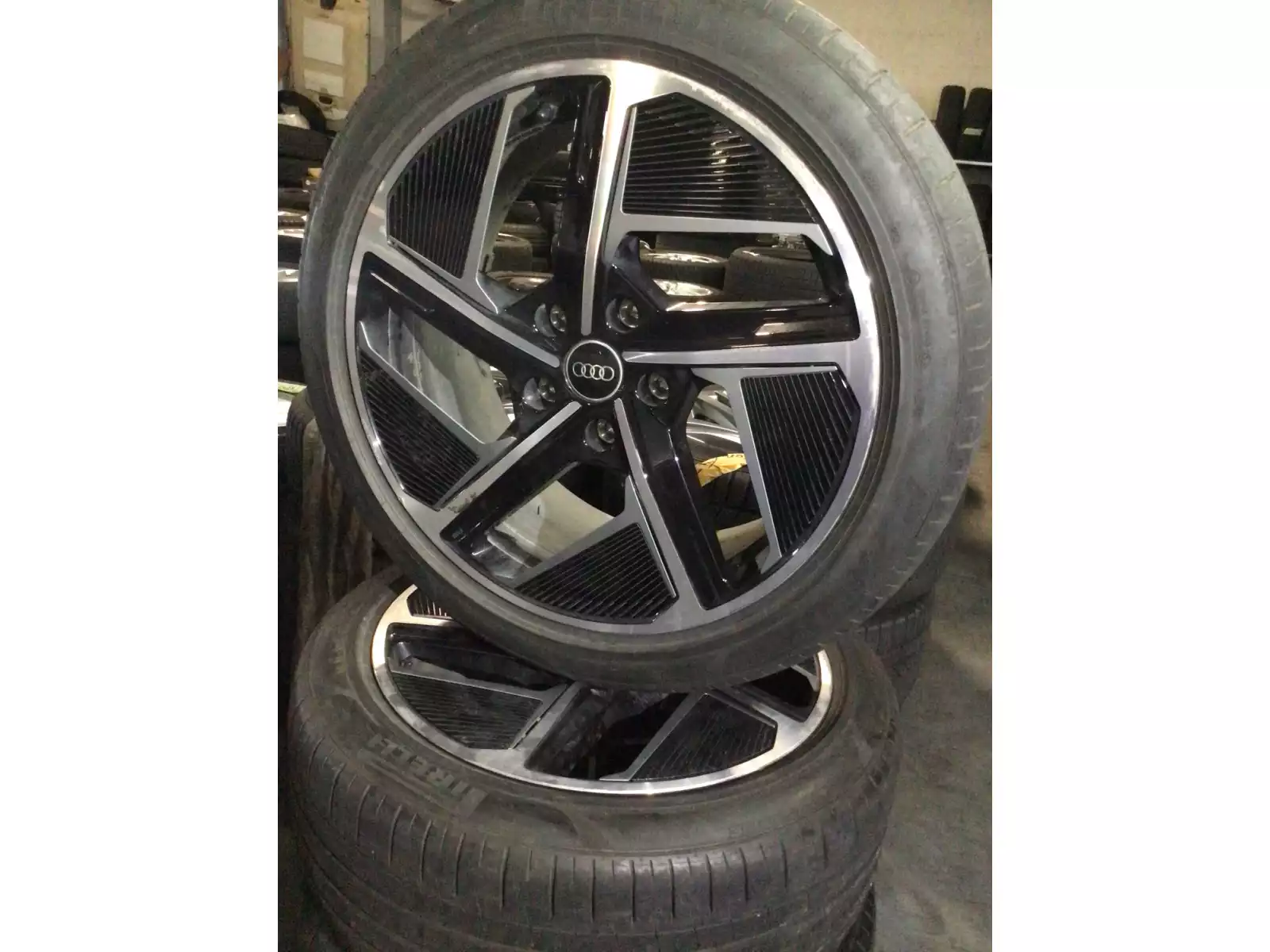 Jantes alu + Pneus été 20 245/45 R20 - Photo 1