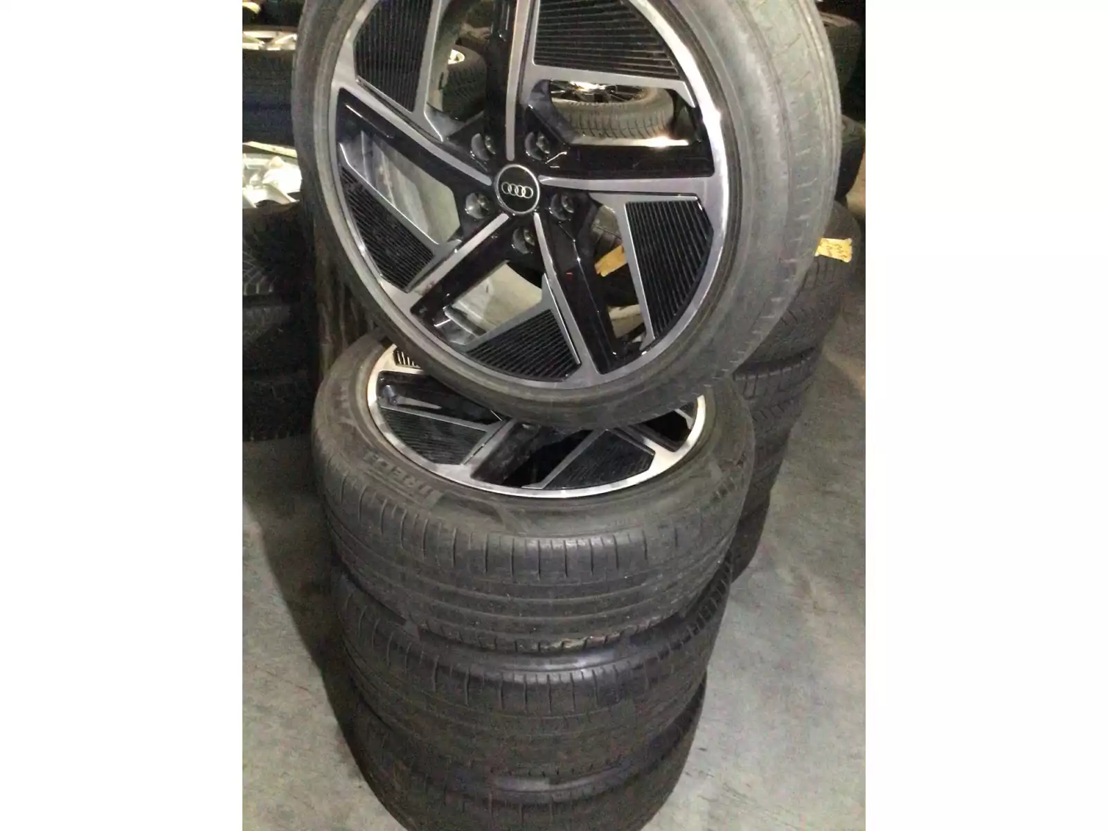 Jantes alu + Pneus été 20 245/45 R20 - Photo 1