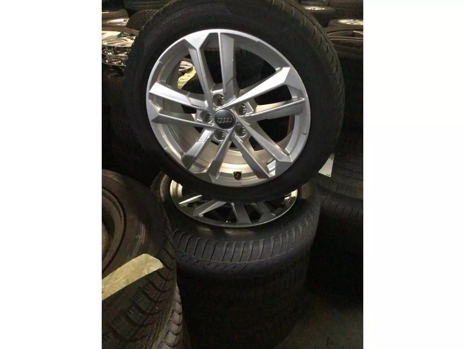 Jantes alu + Pneus hiver 17 205/50 R17 - Photo 1