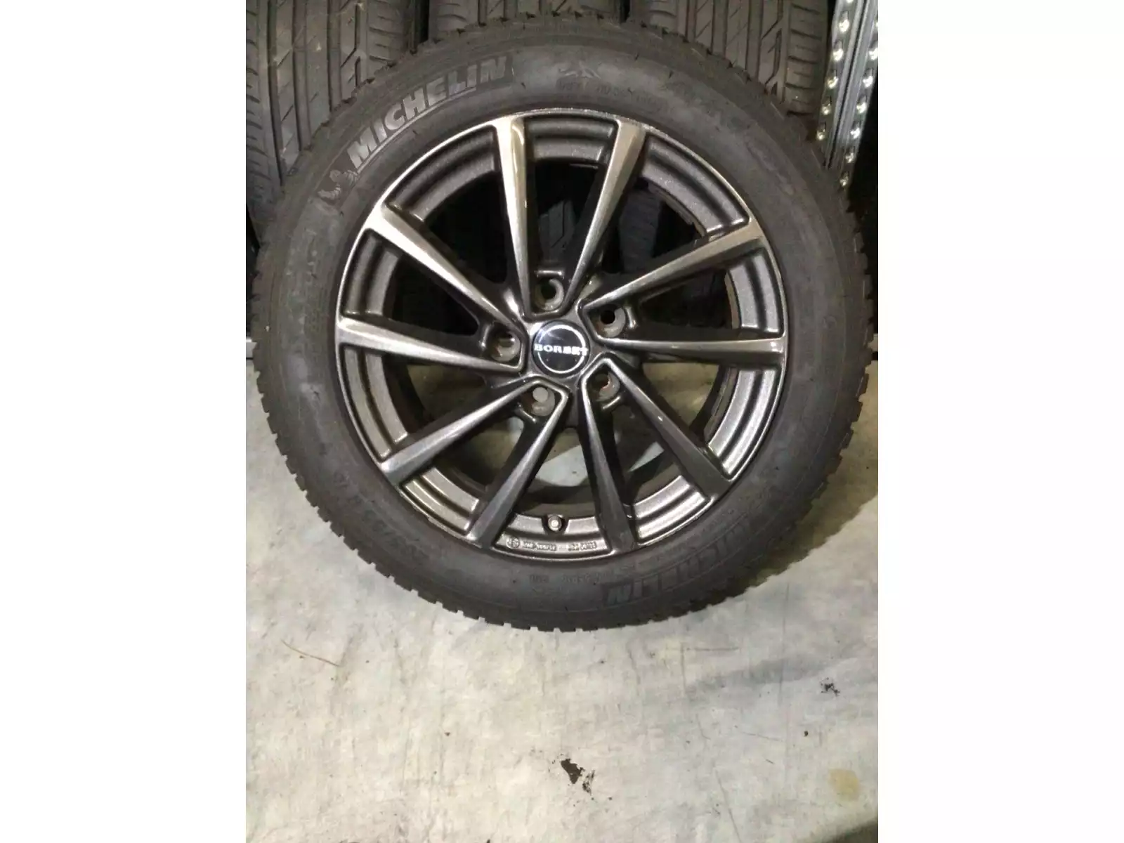 Jantes alu + Pneus hiver 16 205/55 R16 91H - Photo 1