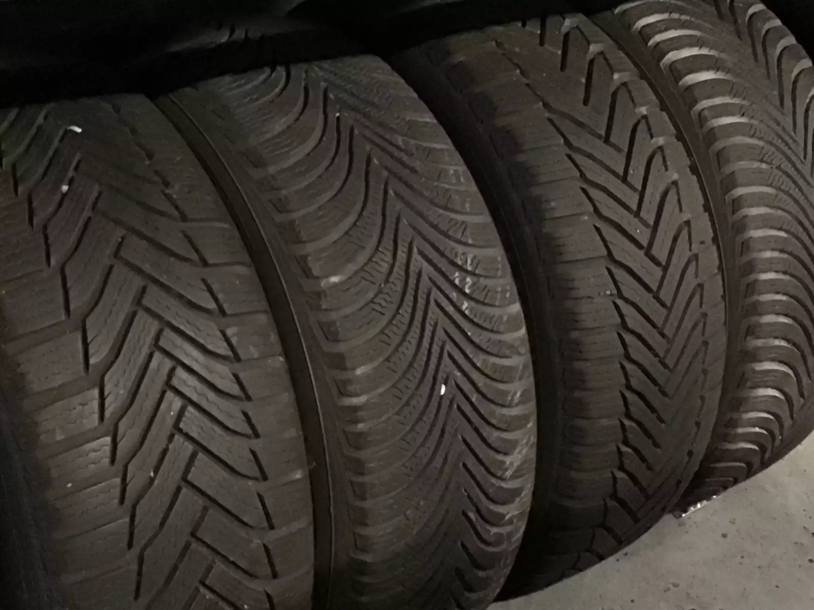 Jantes acier + Pneus hiver 16 215/60 R16 - Photo 1