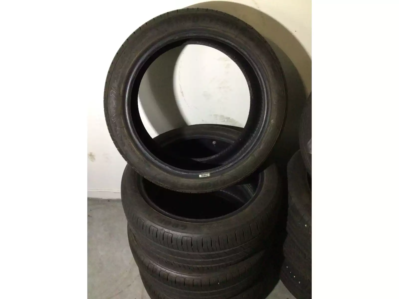 Pneus été 17 205/45 R17 88V - Photo 1