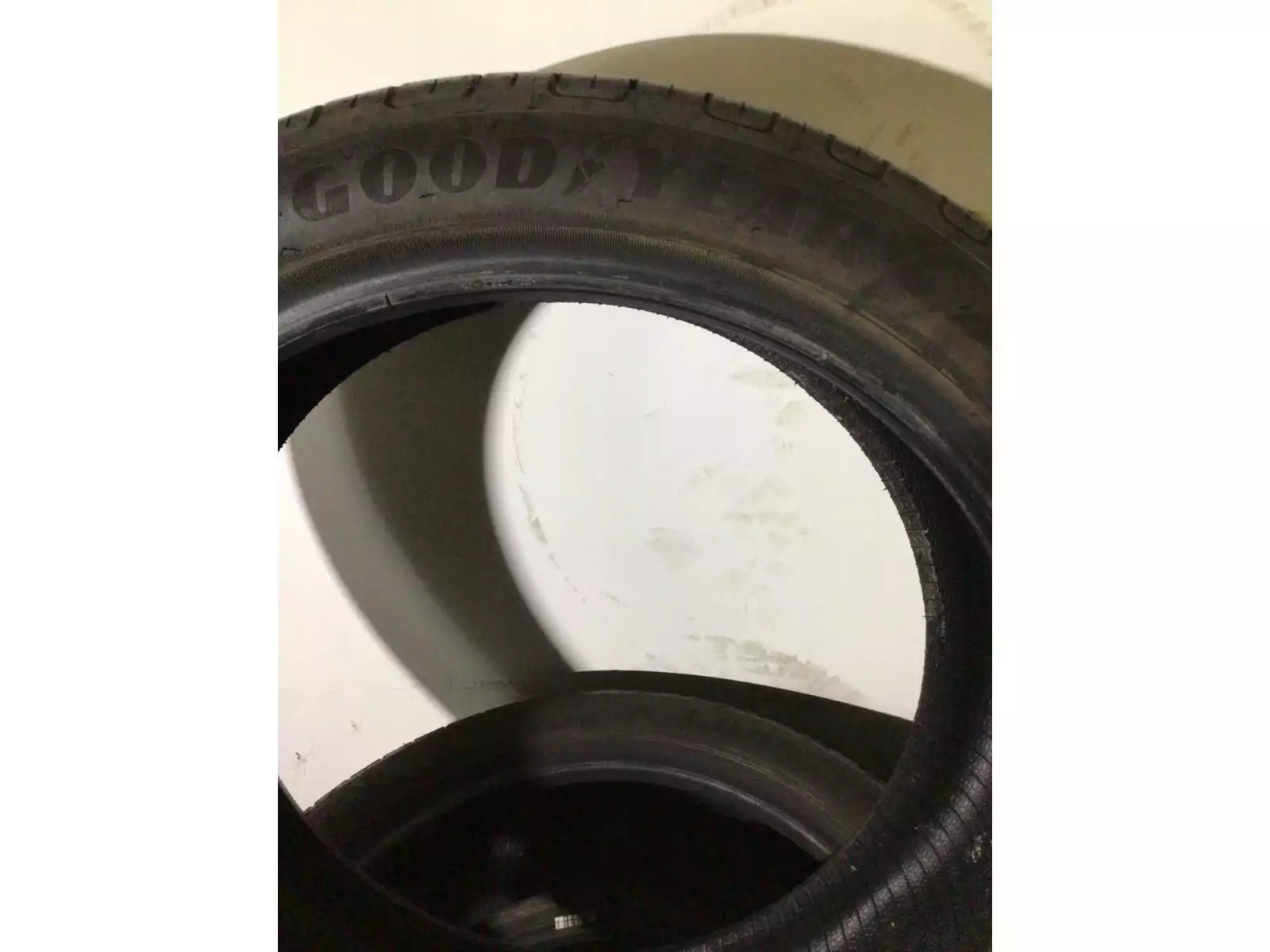 Pneus été 17 205/45 R17 88V - Photo 1