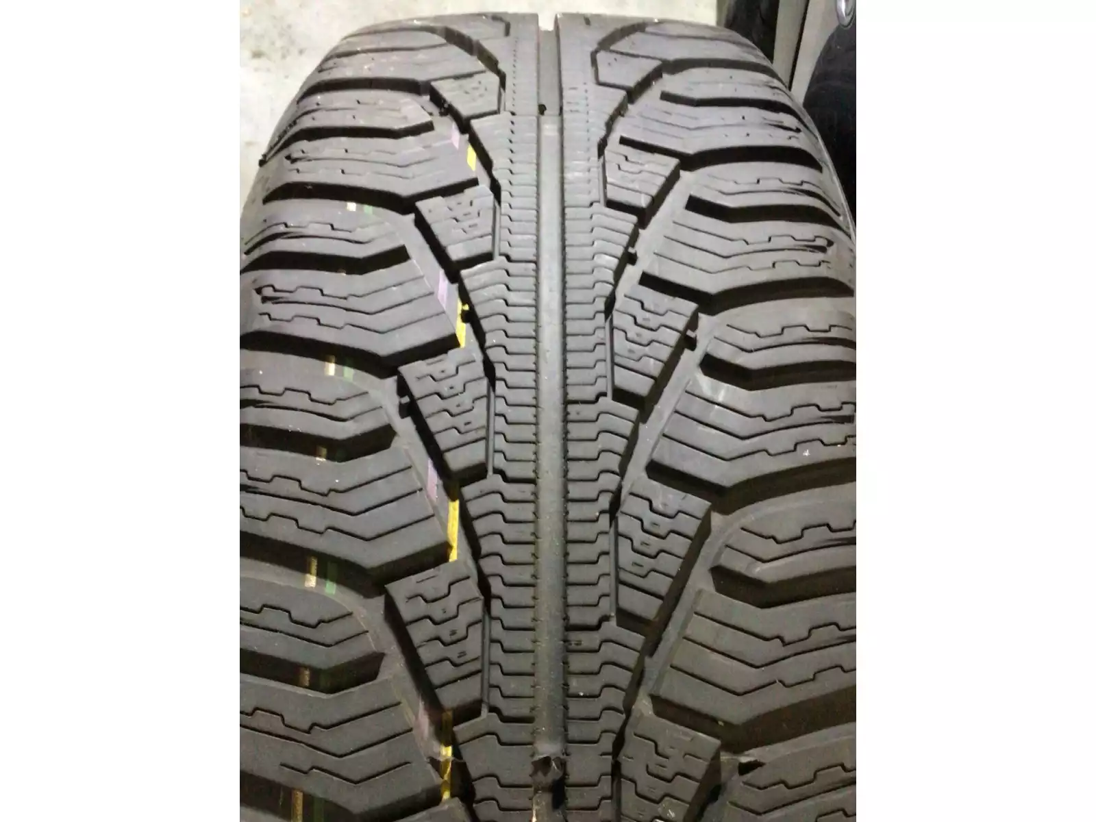 Jantes alu + Pneus hiver 16 205/60 R16 92H - Photo 1