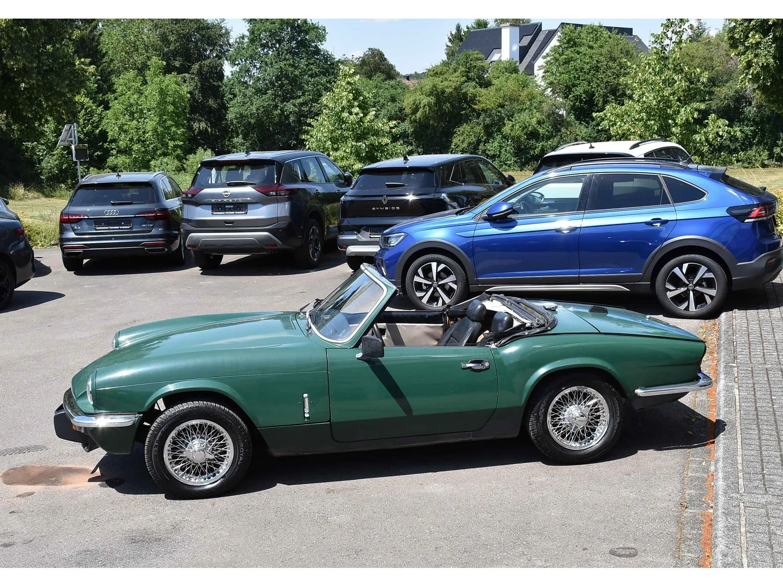Triumph Spitfire 1500 - Photo 1