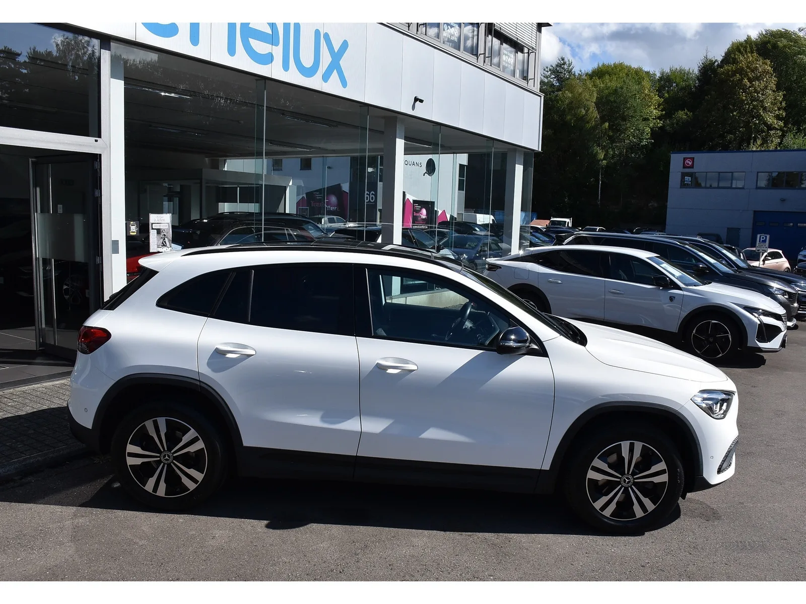 Mercedes-Benz GLA 200 Progressive 7G-Tronic PANO GPS CAM LANE - Photo 1
