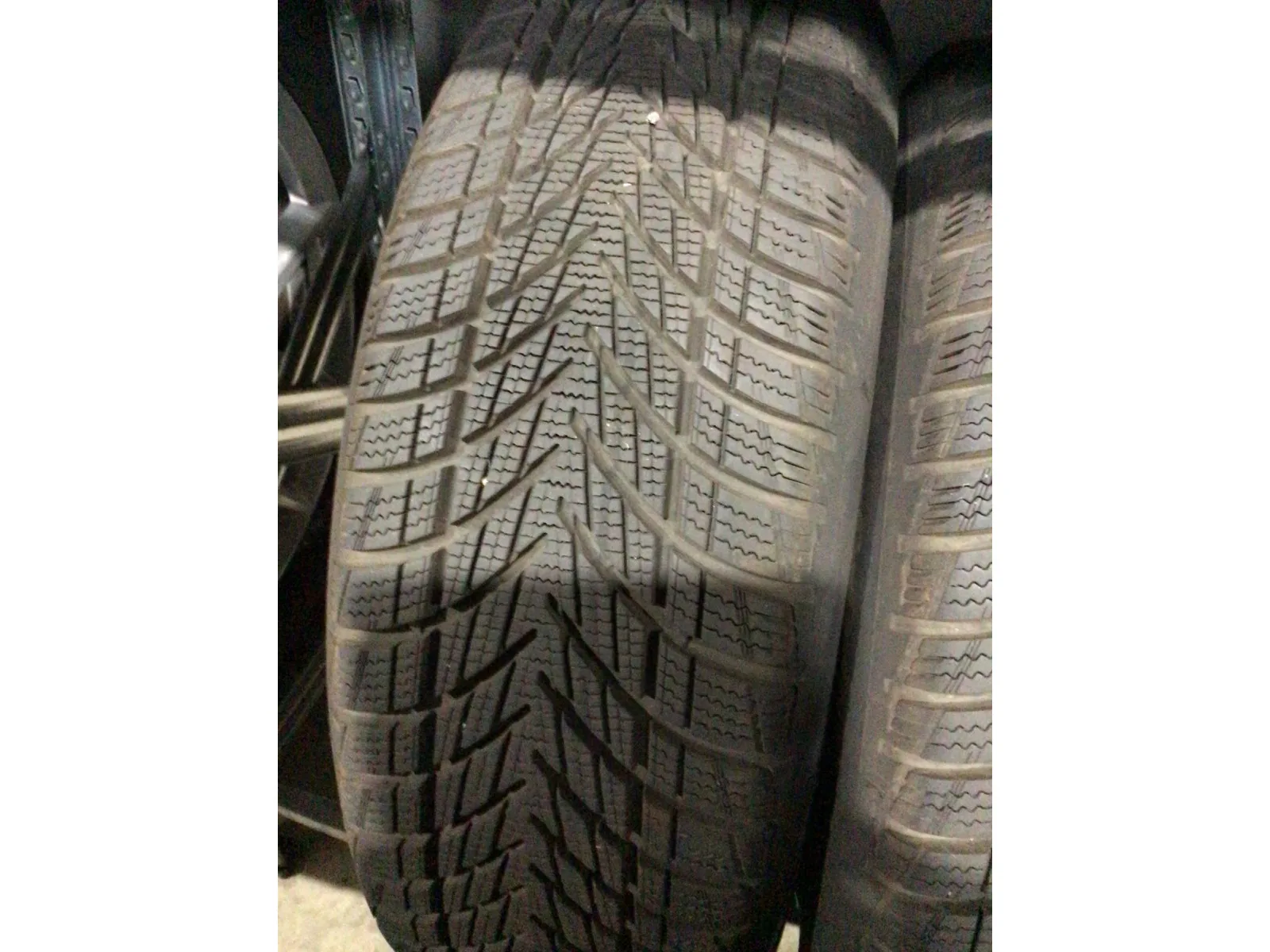 Jantes acier + Pneus hiver 16 205/60 R16 96H - Photo 1