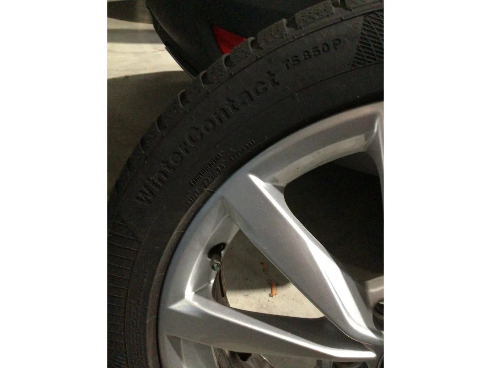 Jantes alu + Pneus hiver 17 205/50 R17 93V - Photo 1