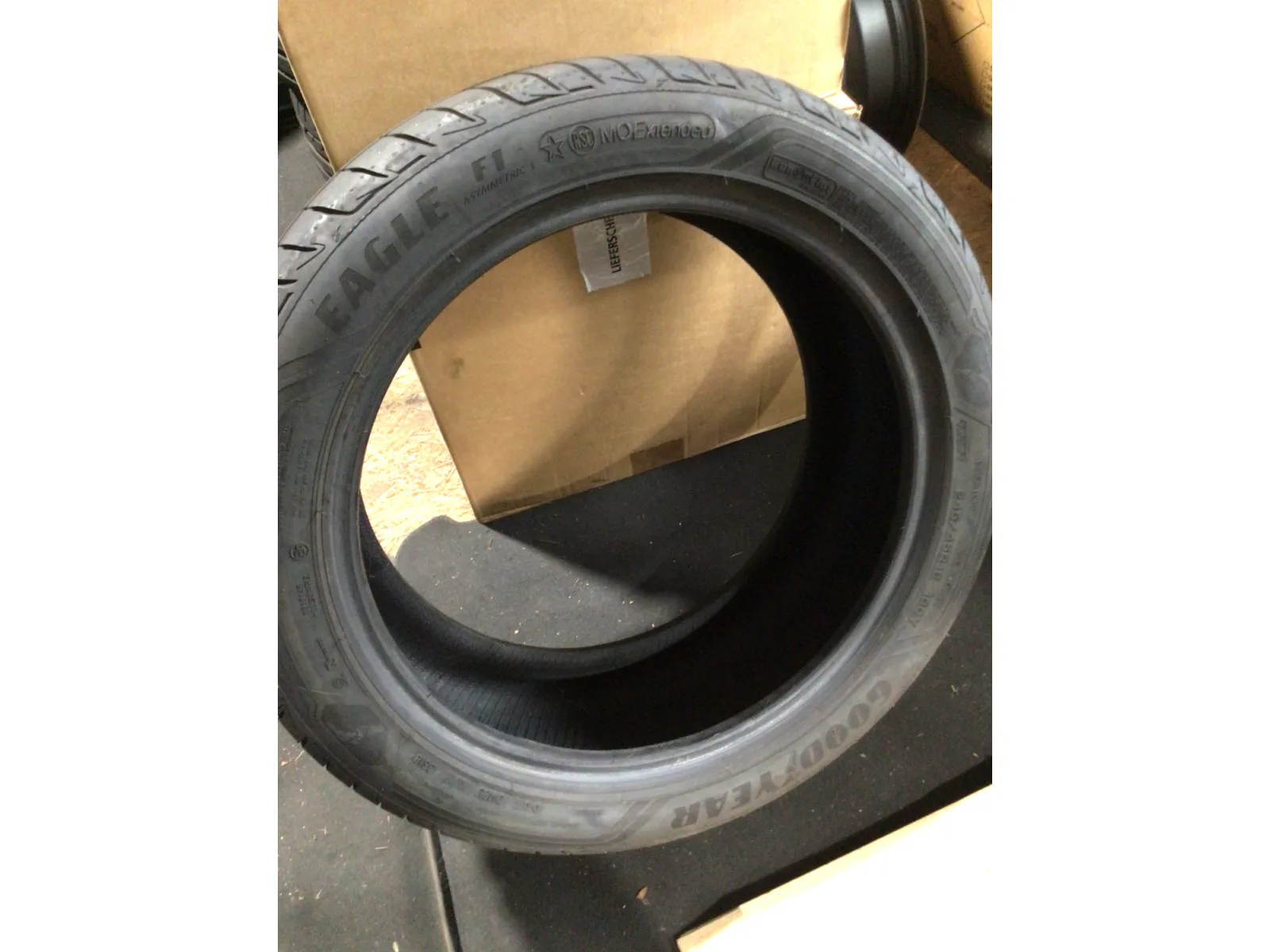 Jantes alu + Pneus été 18 245/45 R18 - Photo 1