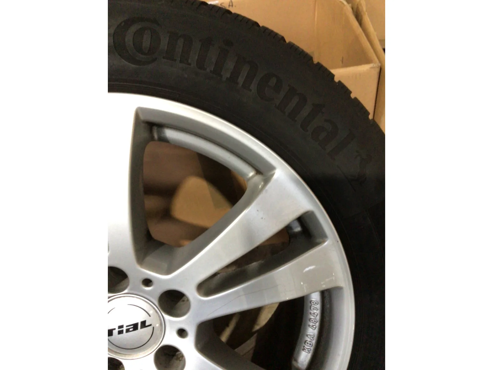 Jantes alu + Pneus hiver 17 225/55 R17 101V - Photo 1