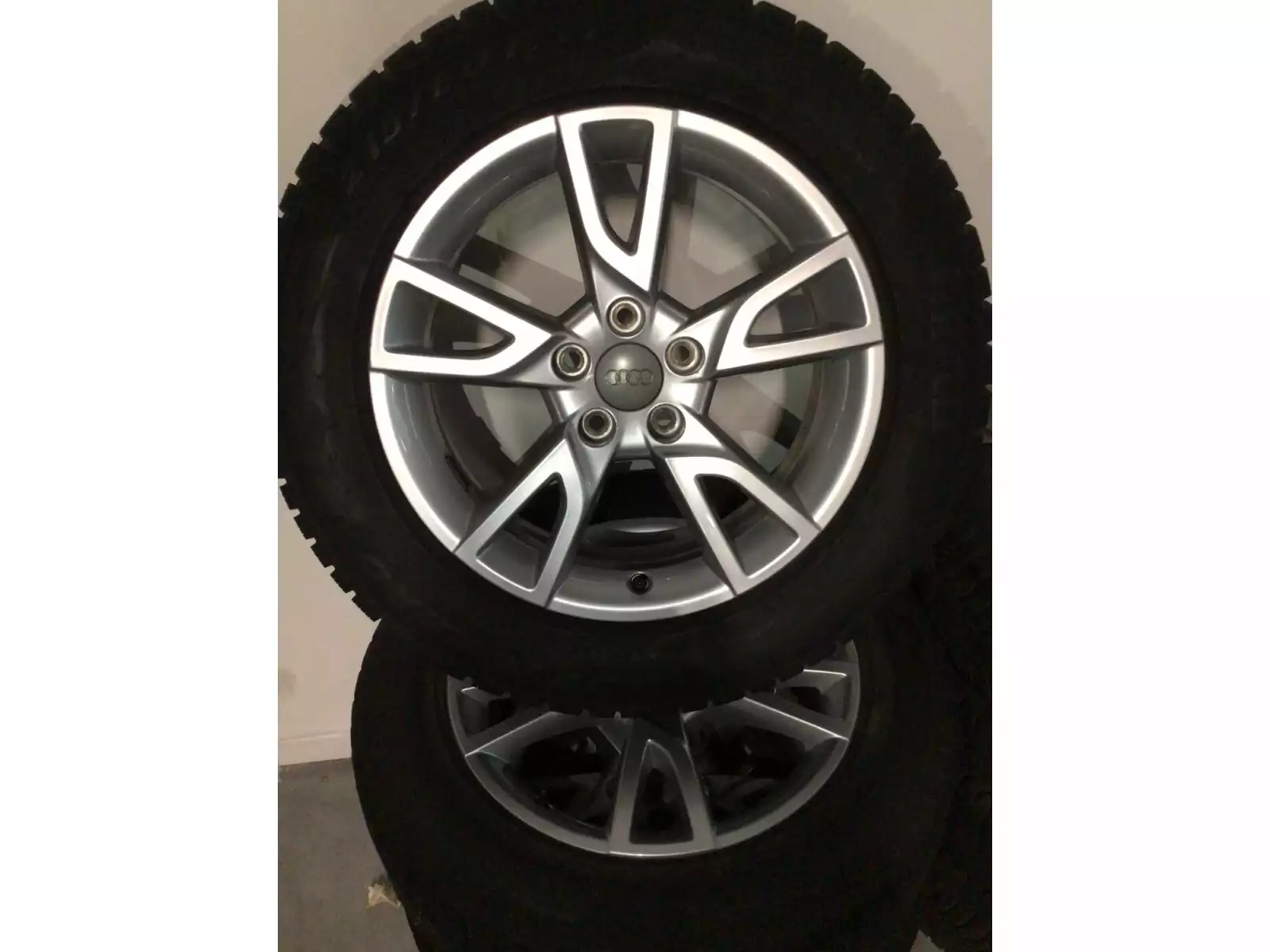 Jantes alu + Pneus hiver 17 215/60 R17 96H - Photo 1