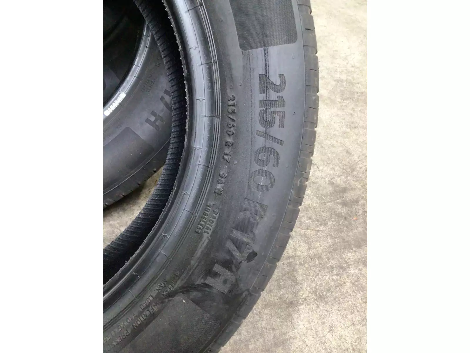 Pneus été 17 215/60 R17 96H - Photo 1