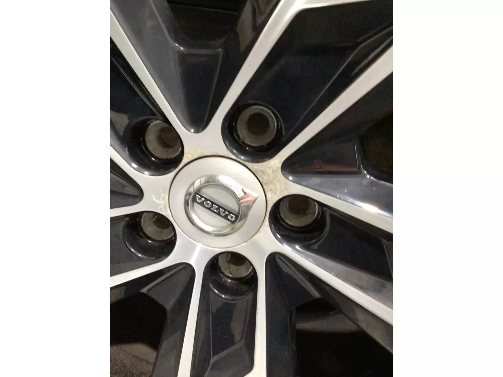 Jantes alu + Pneus hiver 18 215/55 R18 99V - Photo 1