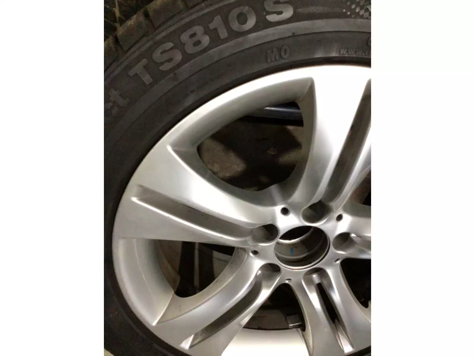 Jantes alu + Pneus hiver 17 255/45 R17 102V - Photo 1