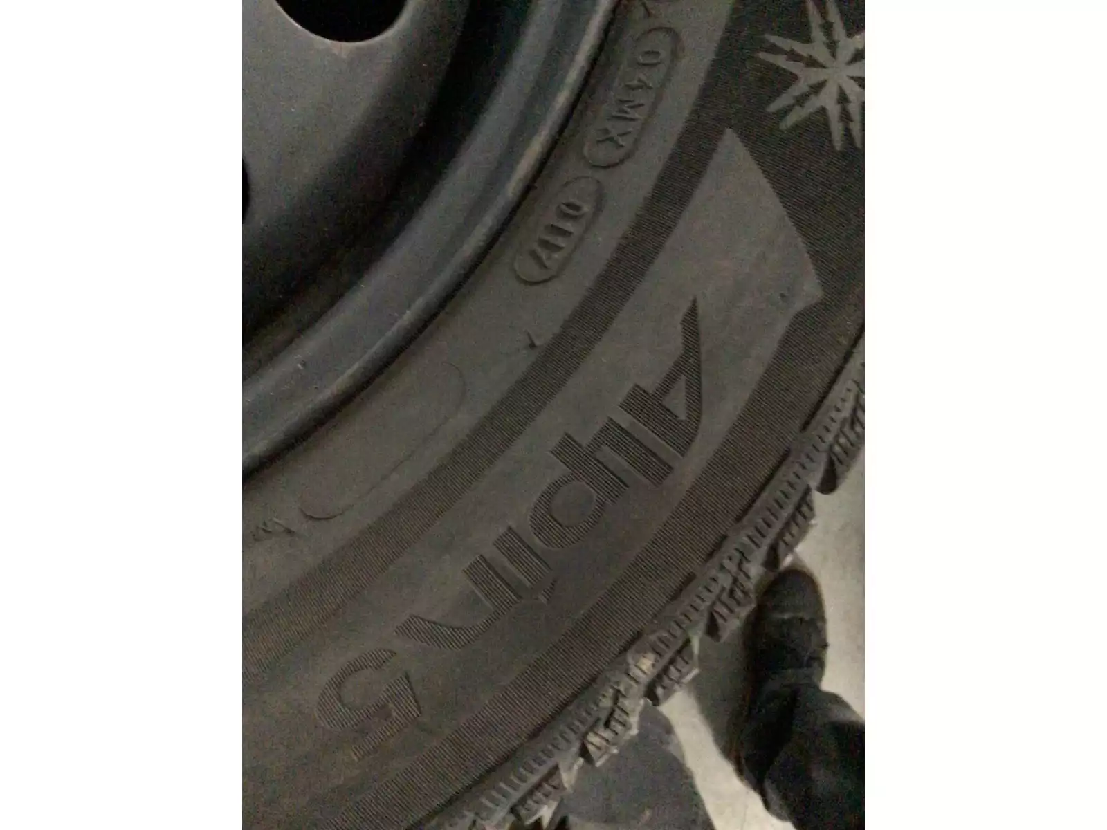 Jantes acier + Pneus hiver 16 215/60 R16 99T - Photo 1