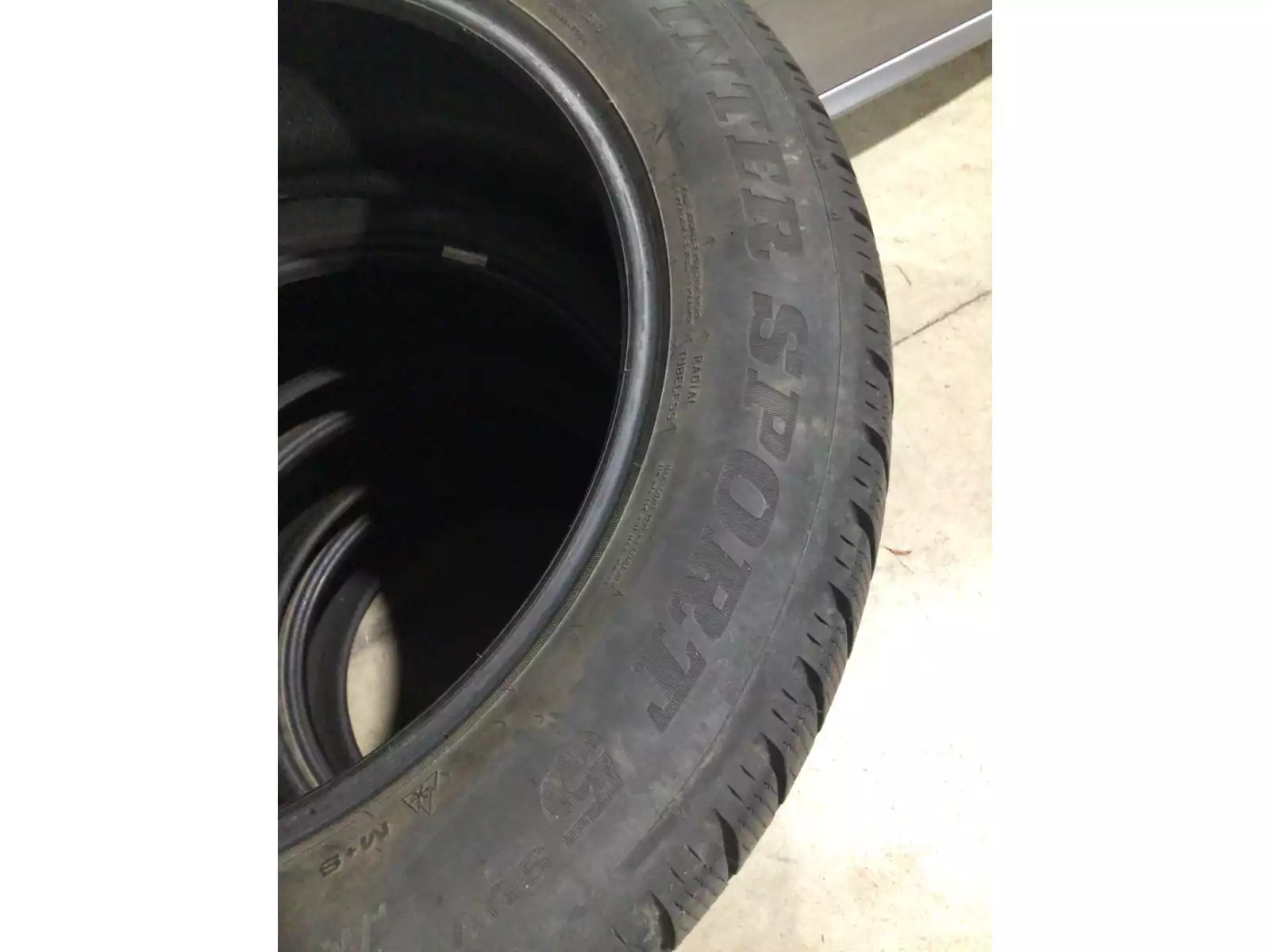 Pneus hiver 19 255/55 R19 111V - Photo 1