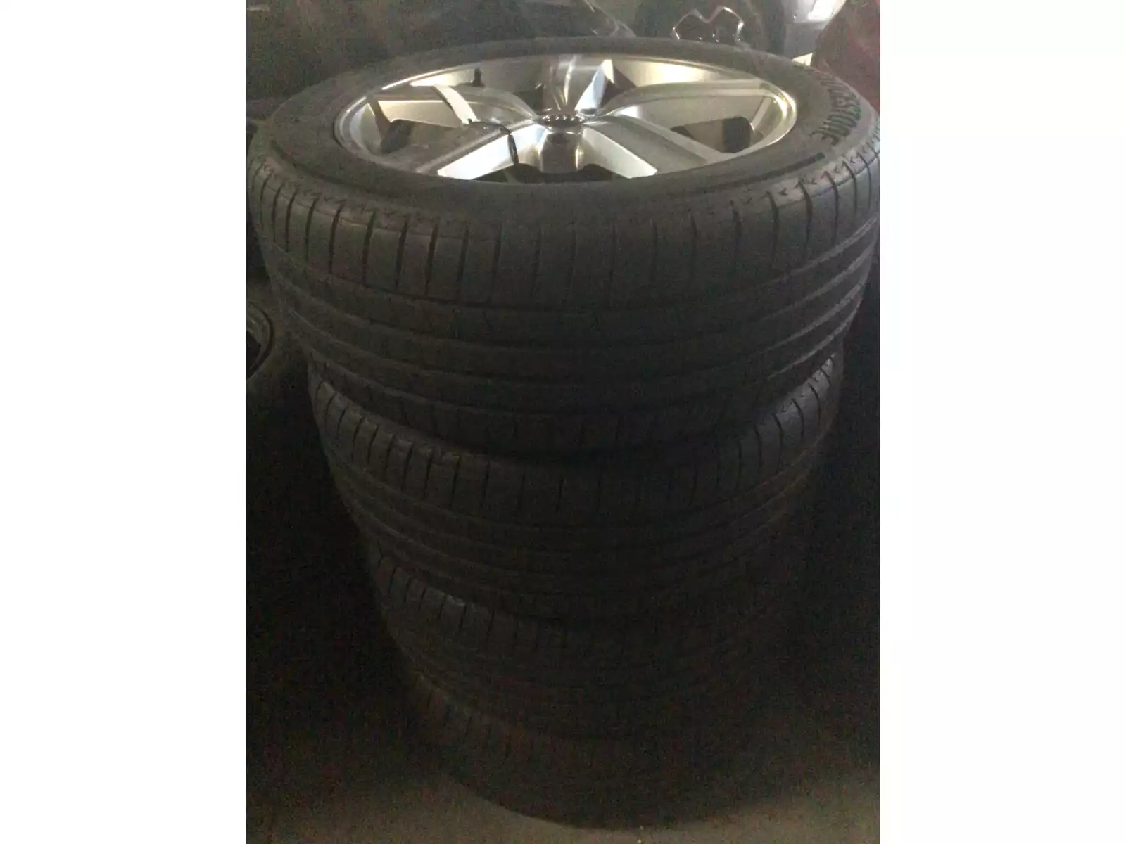 Jantes alu + Pneus été 20 255/50 R20 109H - Photo 1