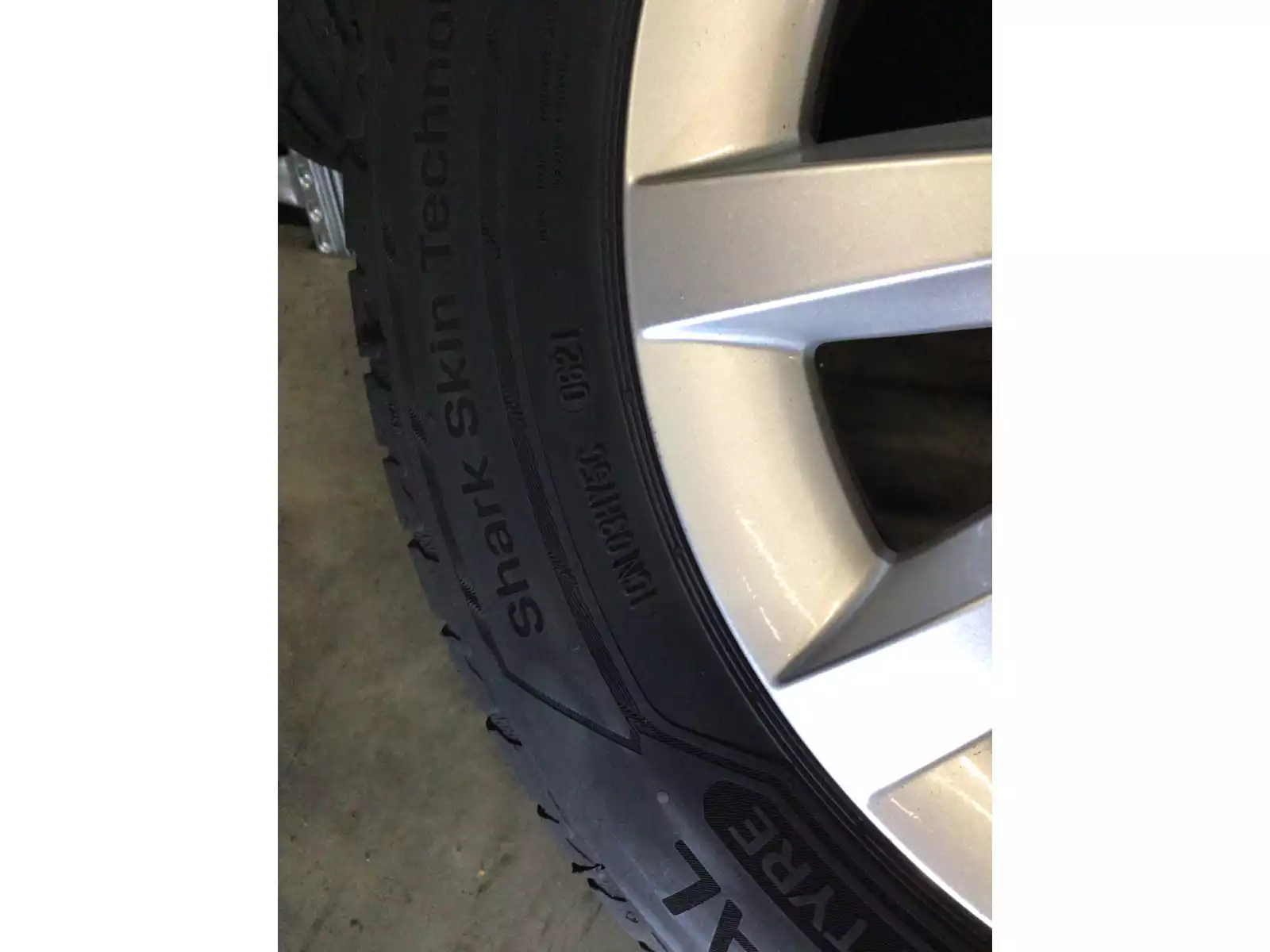 Jantes alu + Pneus été 16 205/55 R16 91V - Photo 1