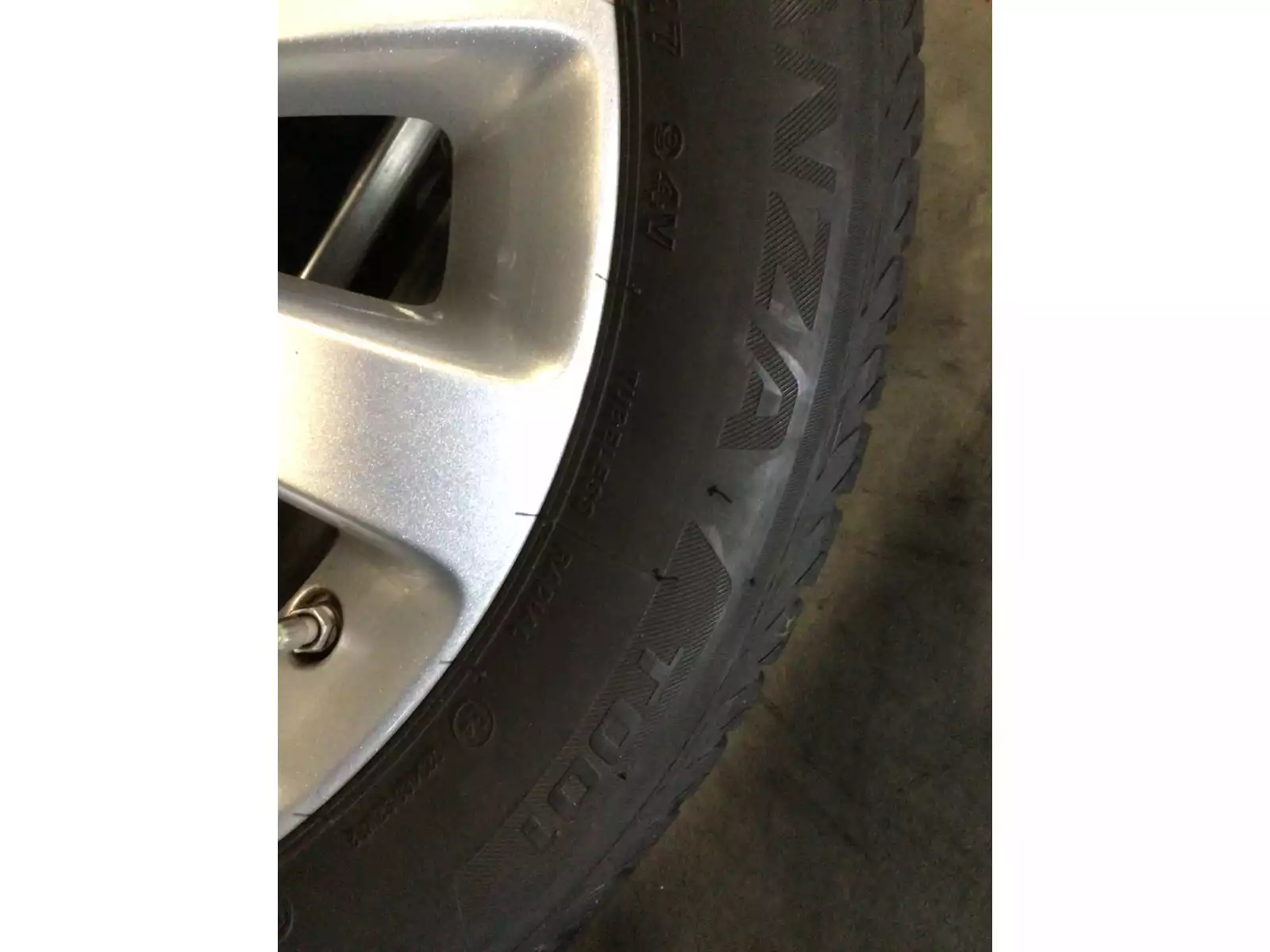 Jantes alu + Pneus été 17 225/50 R17 94V - Photo 1