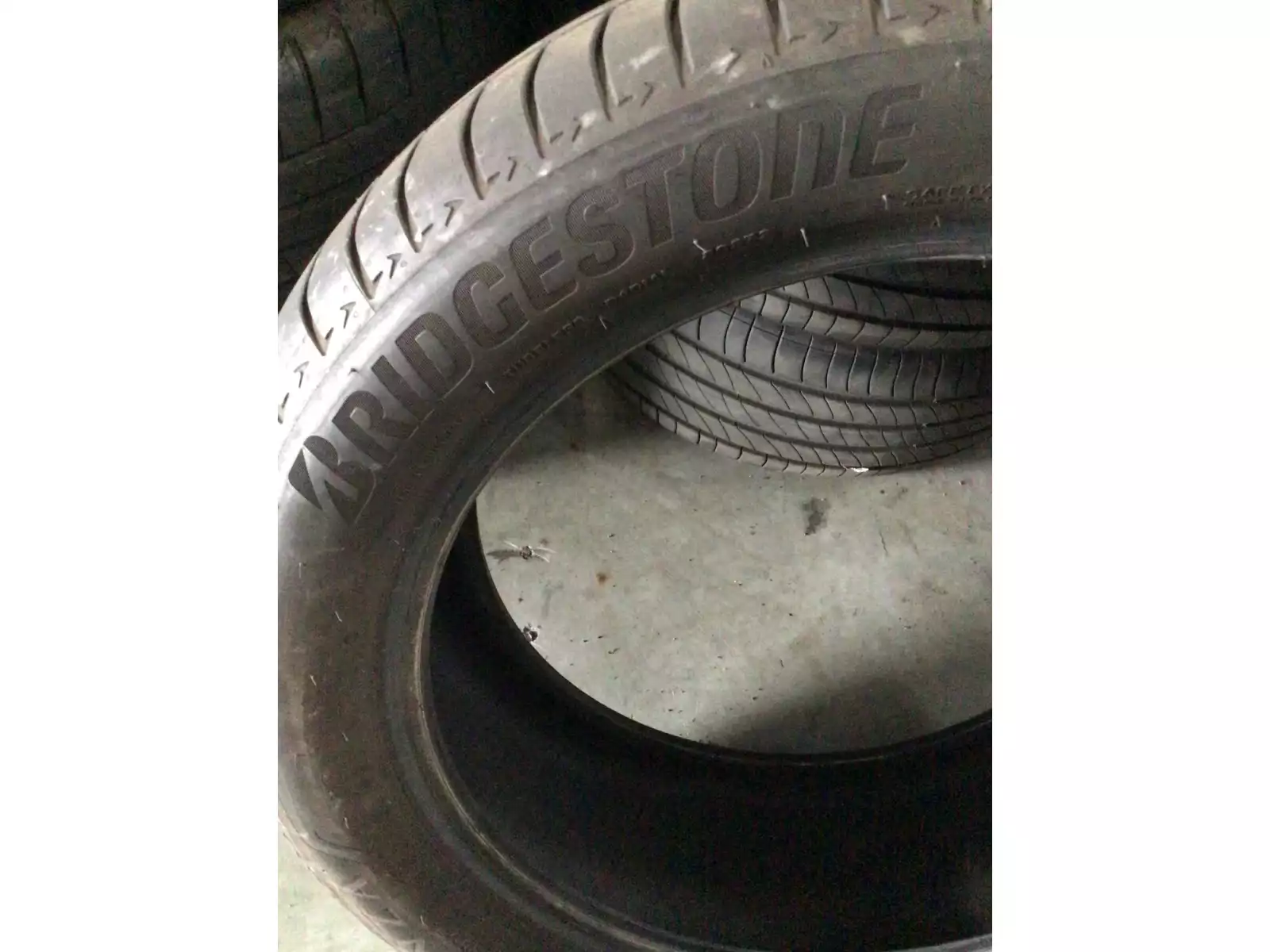 Pneus été 19 235/50 R19 99V - Photo 1