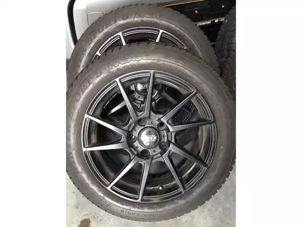 Jantes alu + Pneus hiver 16 195/55 R16 87H - Photo 1
