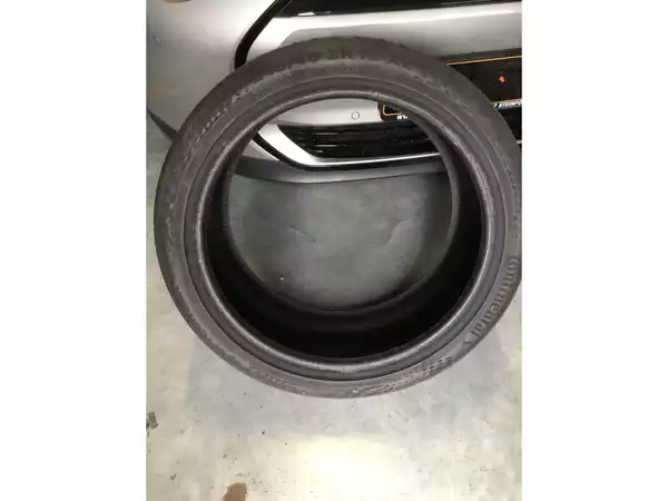 Pneus été 19 245/40 R19 98Y - Photo 1