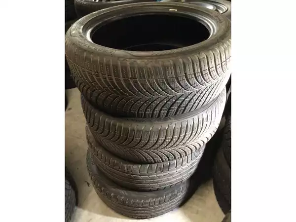 Pneus toutes saisons 18 215/50 R18 92W - Photo 1