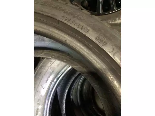 Pneus toutes saisons 18 225/40 R18 92Y - Photo 3