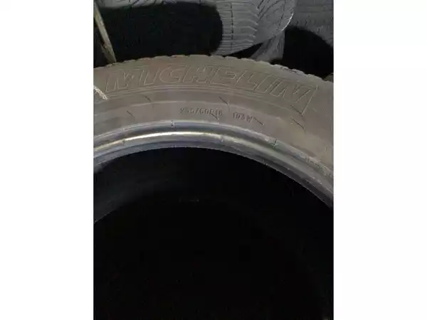 Pneus été 18 235/60 R18 103W - Photo 2