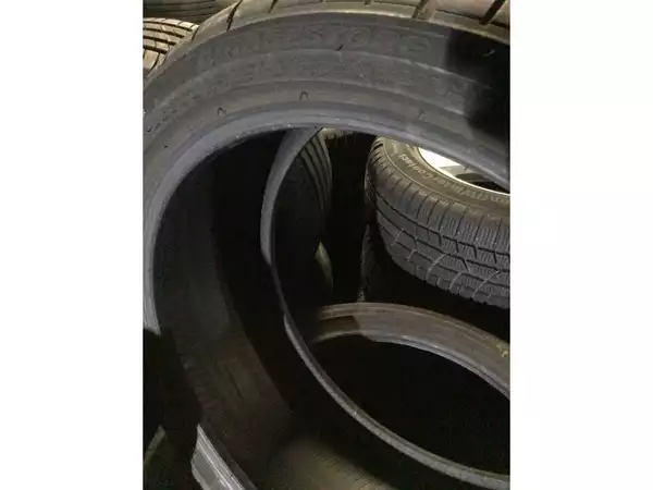 Pneus été 19 225/40 R19 93W - Photo 2