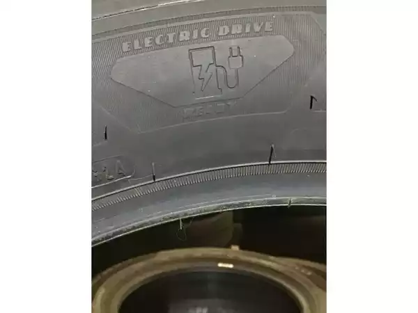 Pneus été 18 195/60 R18 96H - Photo 3