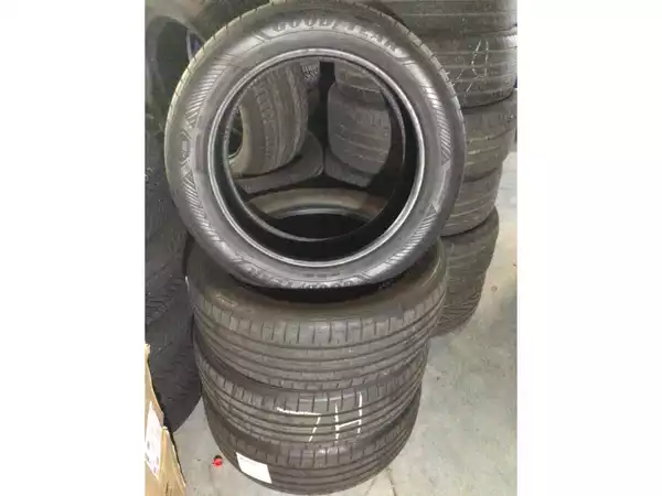 Pneus été 18 215/55 R18 95T - Photo 1