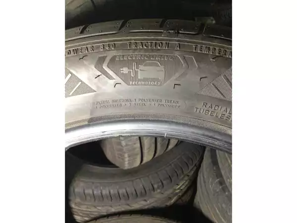 Pneus été 18 215/55 R18 95T - Photo 3