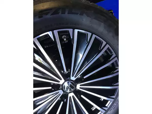 Jantes alu + Pneus hiver 18 235/55 R18 104H - Photo 3