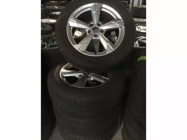 Jantes alu + Pneus hiver 18 235/55 R18 100H - Photo 2