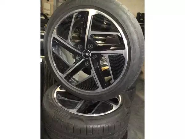 Jantes alu + Pneus été 20 245/45 R20 - Photo 1