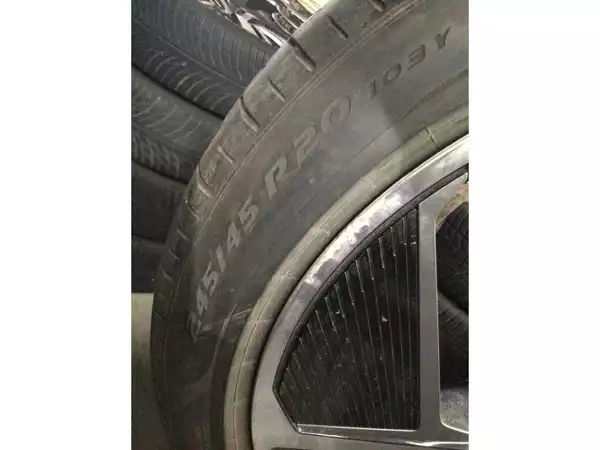 Jantes alu + Pneus été 20 245/45 R20 - Photo 2