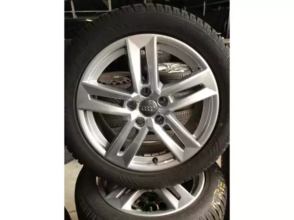 Jantes alu + Pneus hiver 17 225/50 R17 98H - Photo 1