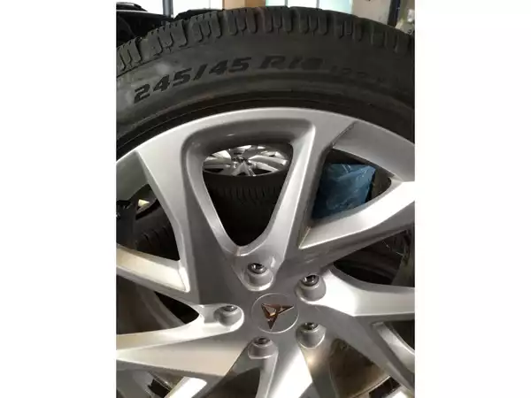 Jantes alu + Pneus hiver 18 245/45 R18 100V - Photo 2