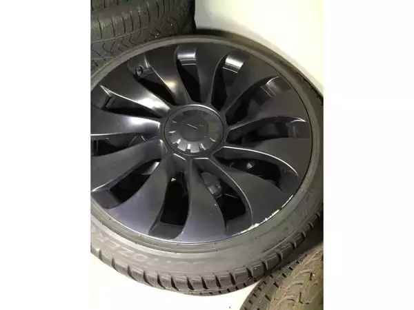 Jantes alu + Pneus hiver 21 275/35 R21 103V - Photo 2