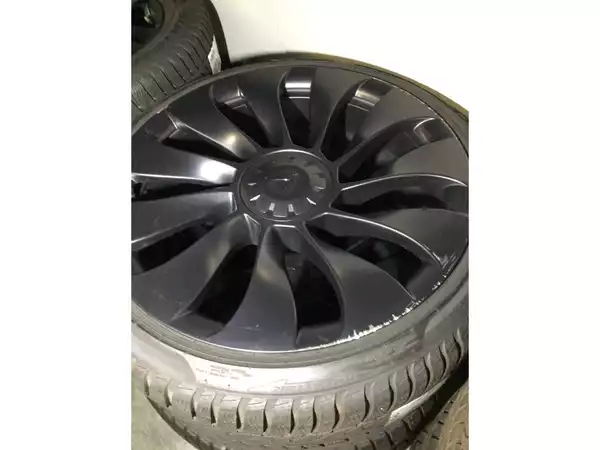 Jantes alu + Pneus hiver 21 275/35 R21 103V - Photo 2
